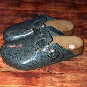 Birkenstock teal clogs. Size: W7. Great condition. Non smoking home